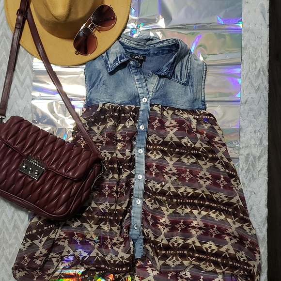 (2 for $10) Rue21 Sleeveless Button Up Blouse - Picture 6 of 6